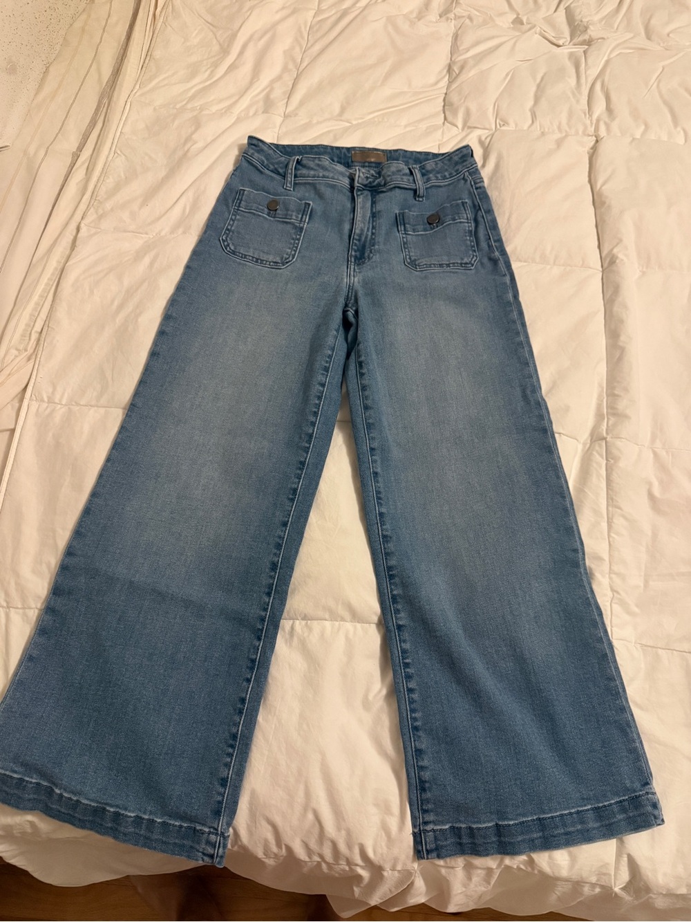 Kut from the Kloth Light Blue Wide-Leg Jeans with Front Patch Pockets size 2